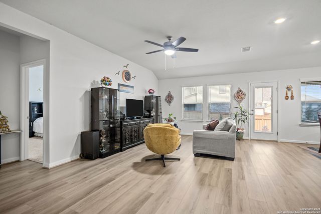 1220 Argon, San Antonio, TX 78245