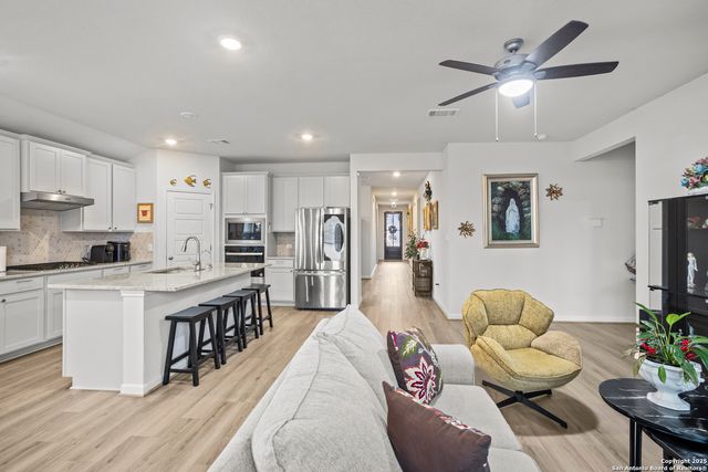 1220 Argon, San Antonio, TX 78245