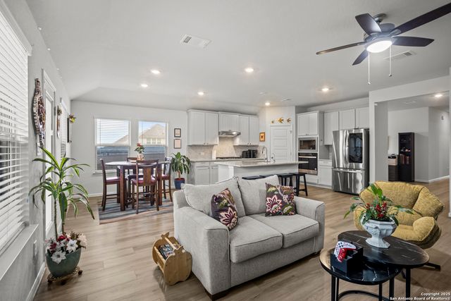 1220 Argon, San Antonio, TX 78245