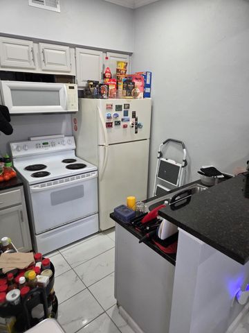 2714 Nueces ST 102, Austin, TX 78705