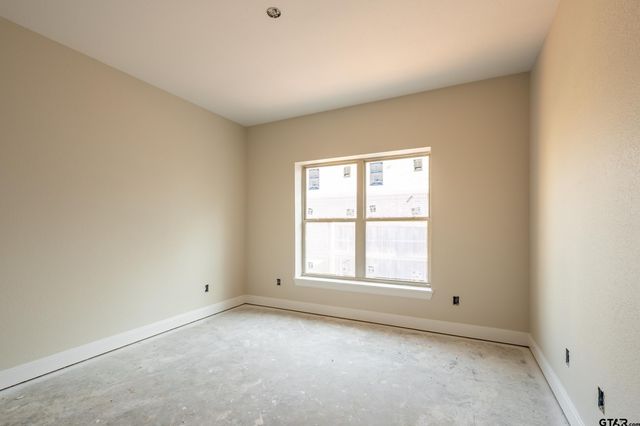 2546 Barton Creek Cir, Tyler, TX 75703