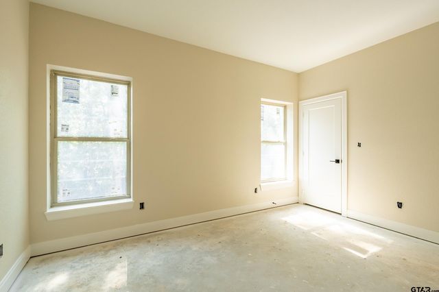 2546 Barton Creek Cir, Tyler, TX 75703