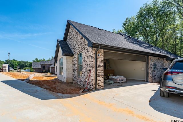 2546 Barton Creek Cir, Tyler, TX 75703