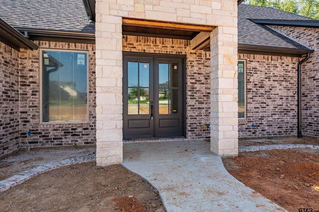 2546 Barton Creek Cir, Tyler, TX 75703