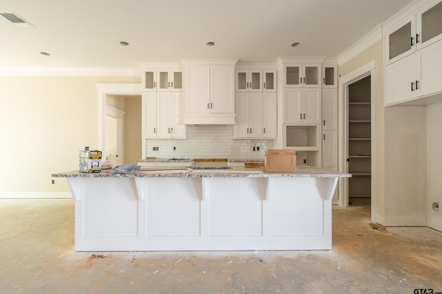 2546 Barton Creek Cir, Tyler, TX 75703