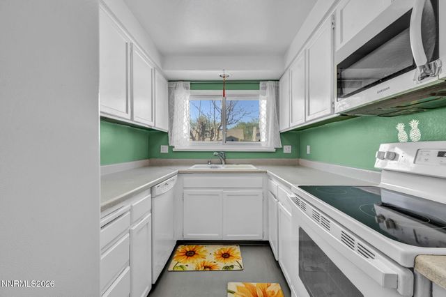 870 E Huffaker Lane, Reno, NV 89511