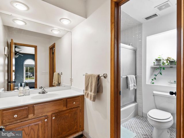 1302 GOLDFINCH LN, Millville, NJ 08332