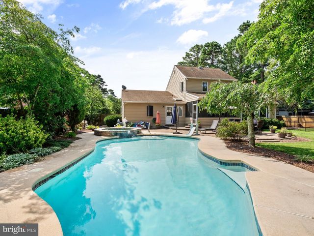 1302 GOLDFINCH LN, Millville, NJ 08332