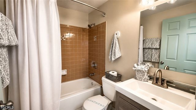 3915 SW 1st AVE, Cape Coral, FL 33914