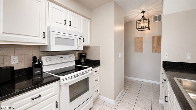 3915 SW 1st AVE, Cape Coral, FL 33914
