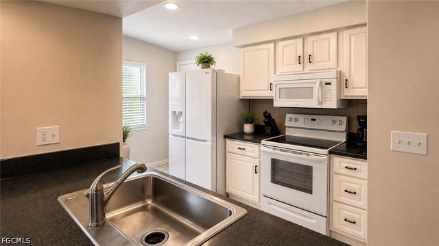 3915 SW 1st AVE, Cape Coral, FL 33914