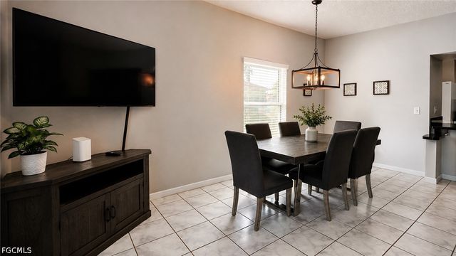 3915 SW 1st AVE, Cape Coral, FL 33914