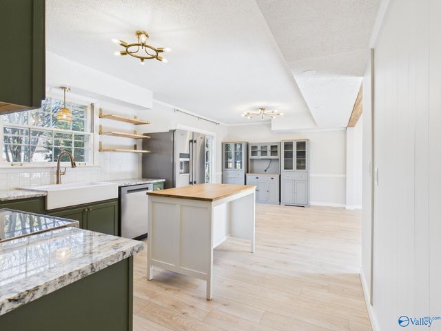 2521 Lancelot Drive SE, Huntsville, AL 35803