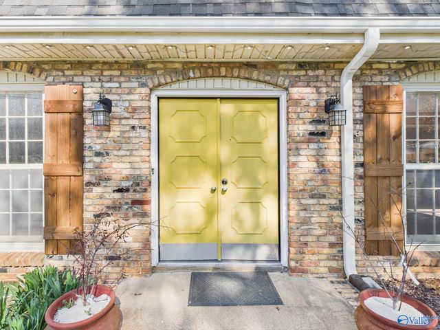 2521 Lancelot Drive SE, Huntsville, AL 35803