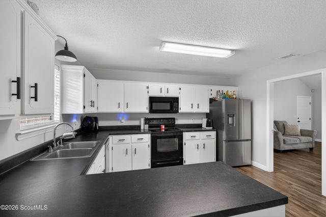 939 Ruth Drive, Hinesville, GA 31313