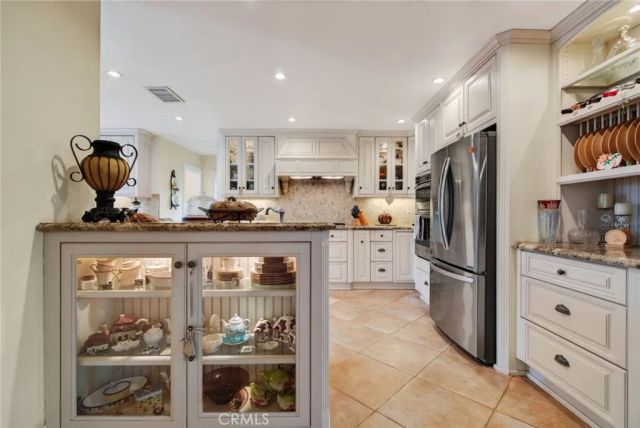 812 Alta Vista, Corona, CA 92882