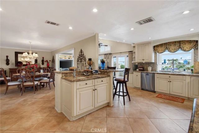 812 Alta Vista, Corona, CA 92882