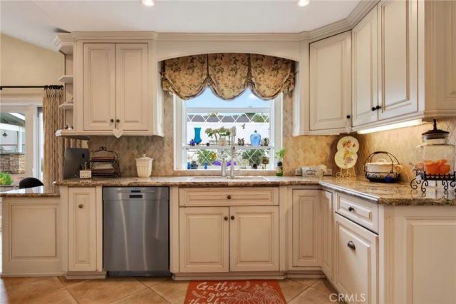 812 Alta Vista, Corona, CA 92882
