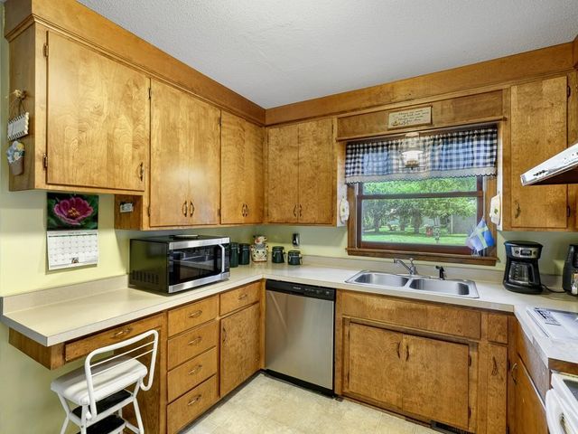 806 Myrtle Street, Hudson, WI 54016