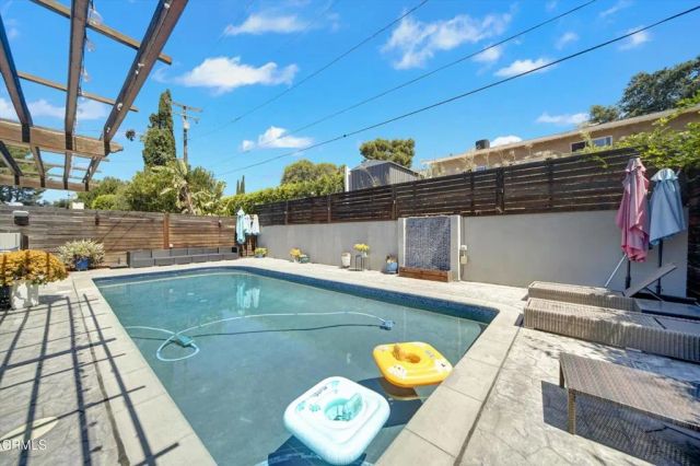 3041 Alabama Street, La Crescenta, CA 91214