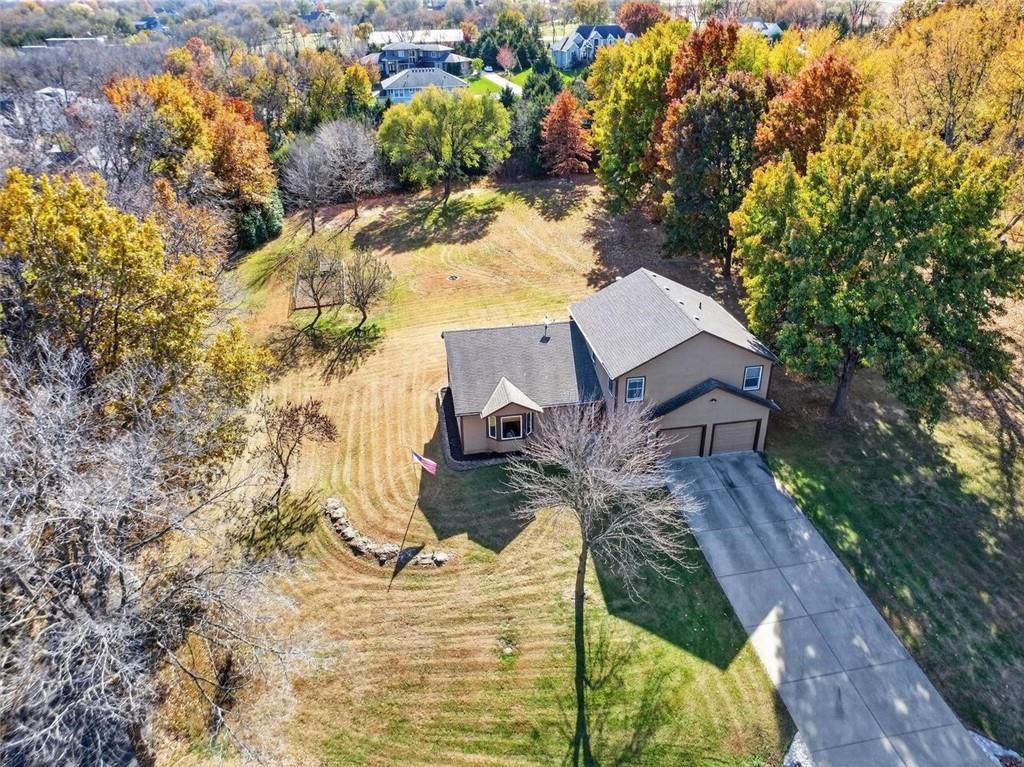 3725 W 179th Terrace, Stilwell, KS 66085