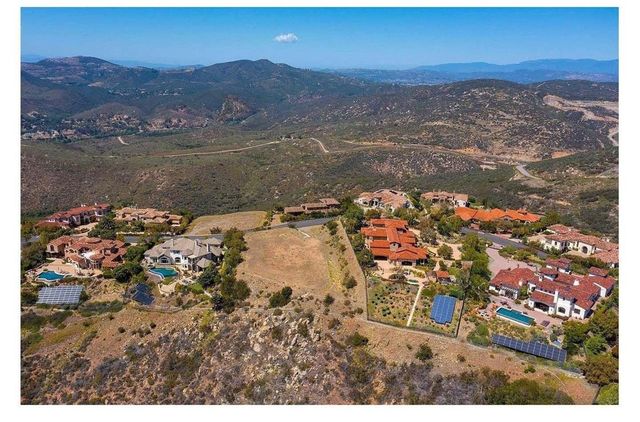 18347 Via Ambiente, Rancho Santa Fe, CA 92067