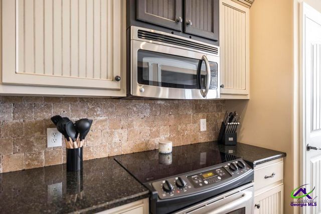 61 Peregrine, Byron, GA 31008