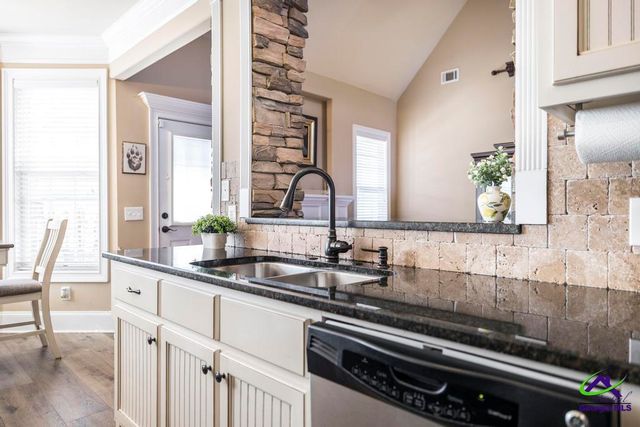 61 Peregrine, Byron, GA 31008