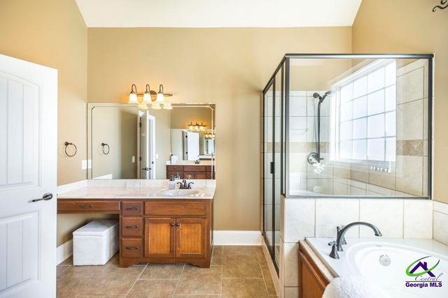 61 Peregrine, Byron, GA 31008