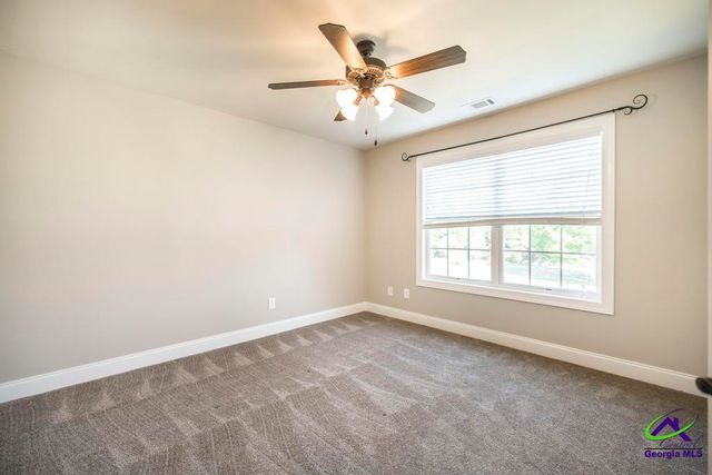 61 Peregrine, Byron, GA 31008