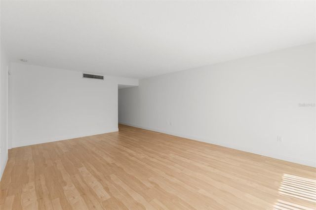 1001 PEARCE DRIVE 302, Clearwater, FL 33764