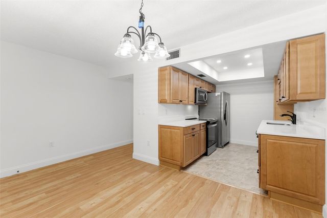 1001 PEARCE DRIVE 302, Clearwater, FL 33764