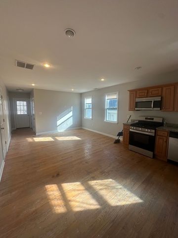 100 Sumner St 100, Quincy, MA 01269