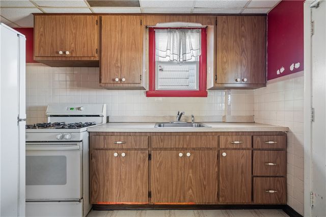 227 E Virginia Ave, Munhall, PA 15120
