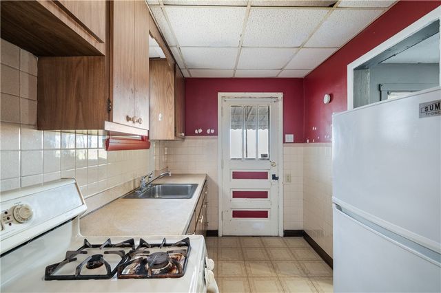 227 E Virginia Ave, Munhall, PA 15120