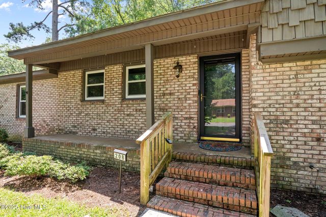 208 Greenwood Drive, Greenville, NC 27834
