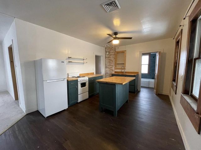 212 N WATER STREET, Algoma, WI 54201