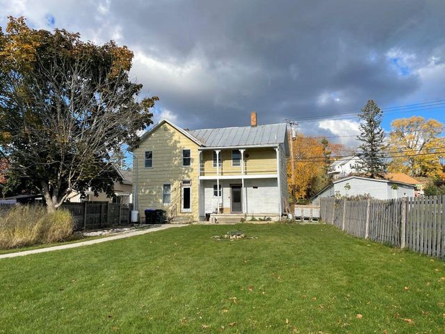 212 N WATER STREET, Algoma, WI 54201