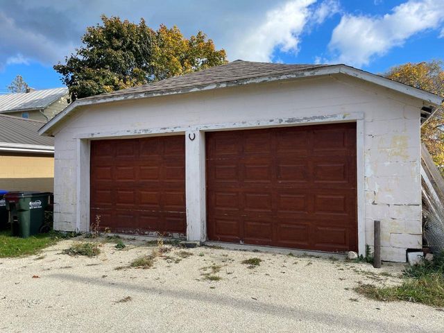 212 N WATER STREET, Algoma, WI 54201