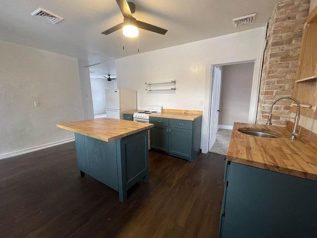 212 N WATER STREET, Algoma, WI 54201