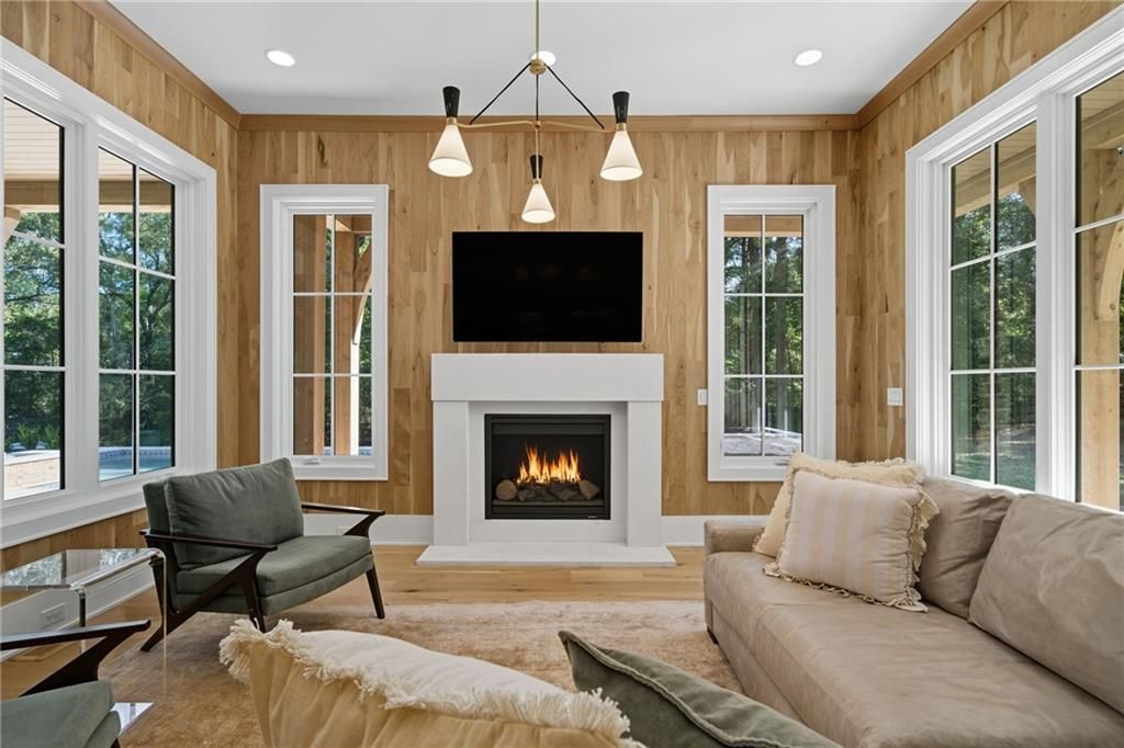Image 23 of property listing at 14801 HOPEWELL Road, Alpharetta, GA 30004
