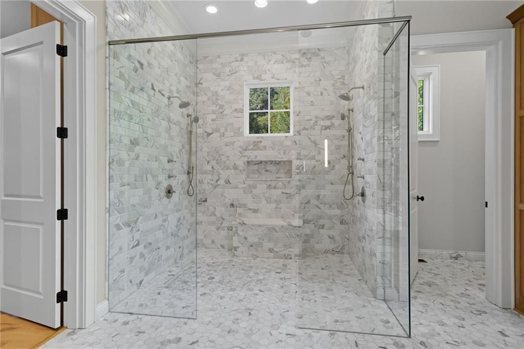 Image 30 of property listing at 14801 HOPEWELL Road, Alpharetta, GA 30004