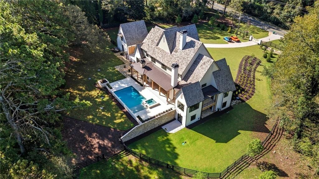 Image 4 of property listing at 14801 HOPEWELL Road, Alpharetta, GA 30004