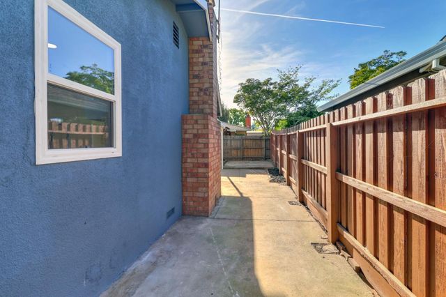 2916 Belmar St, Sacramento, CA 95826