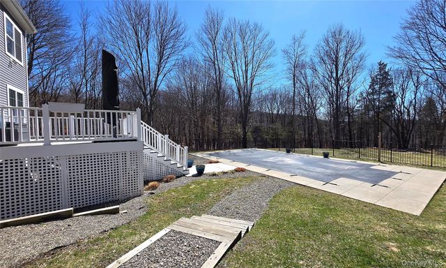 46 Long Hill Road, Hopewell Junction, NY 12533