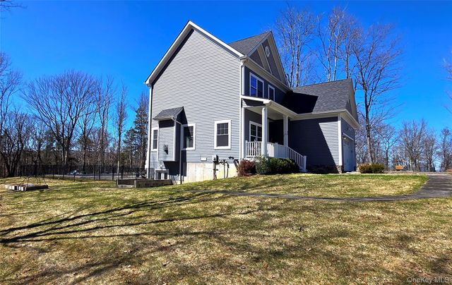 46 Long Hill Road, Hopewell Junction, NY 12533