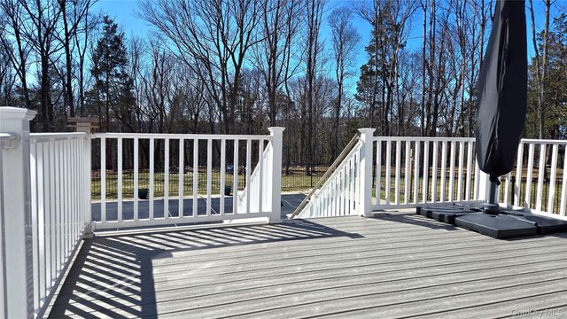46 Long Hill Road, Hopewell Junction, NY 12533
