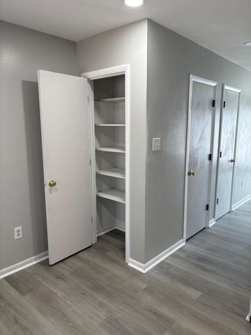 13 S Anderson Avenue B, Charleston, SC 29412