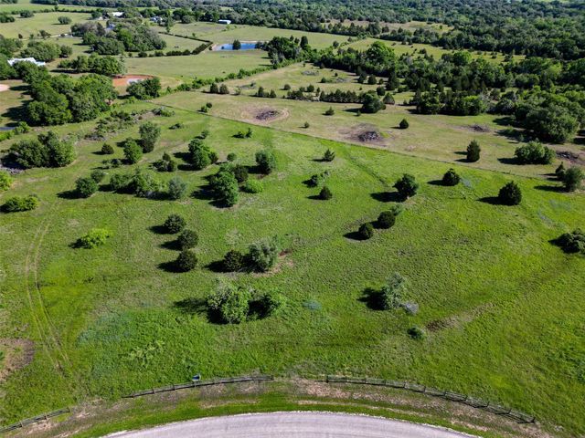 140 Woodland Meadows Lane, La Grange, TX 78945