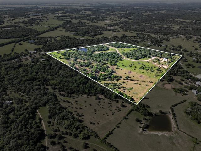 140 Woodland Meadows Lane, La Grange, TX 78945